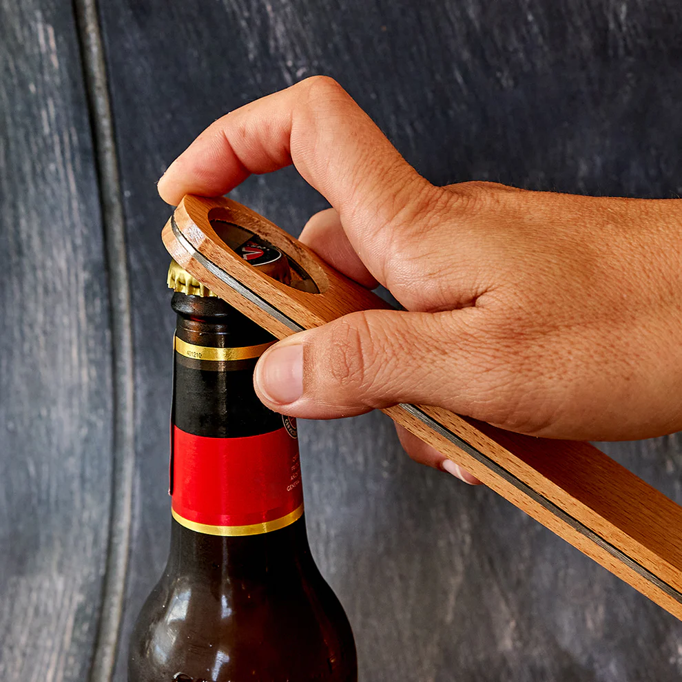 Desfăcător din lemn – robust și elegant, ideal pentru bar și bucătărie